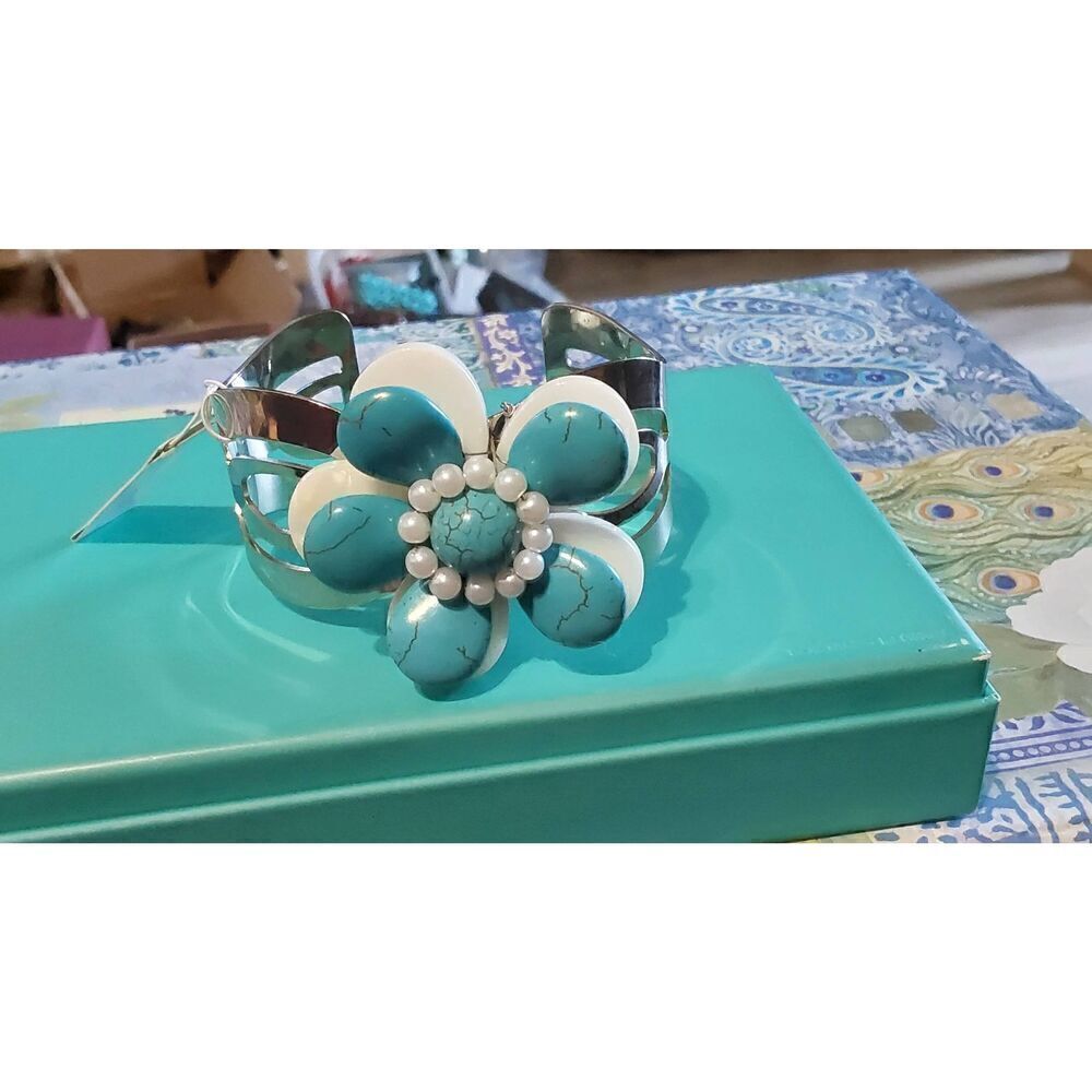 Gorgeous Handcrafted Genuine Turquoise & Mother of Pearl Cuff Bracelet